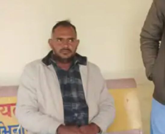 official-caught-accepting-bribe