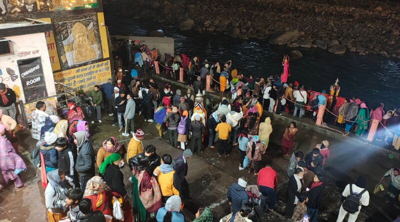 uk-makar-sankranti-ganga-snan