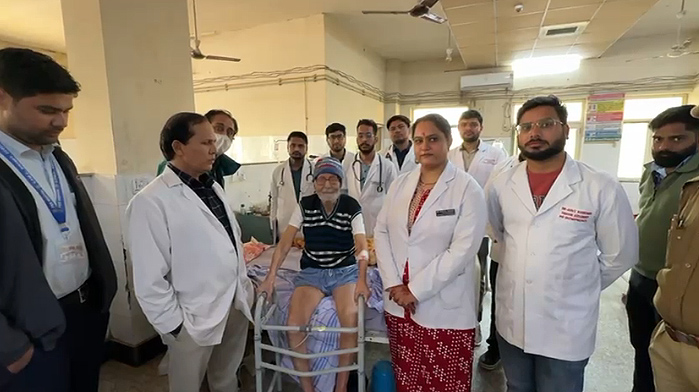 ninety-year-old-mohan-lal-vyas-walked-again-with-t