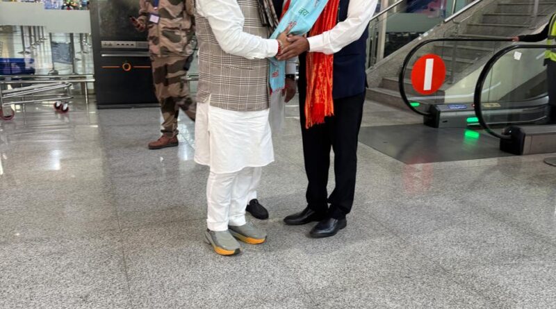 up-vns-kamlesh-paswan-arrived-