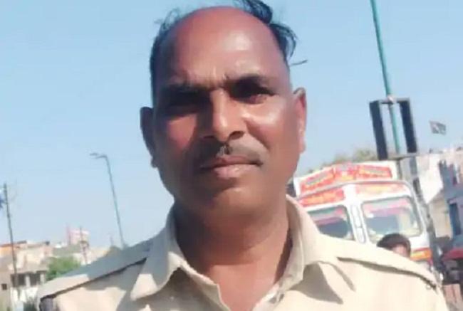 ujjain-home-guard-soldier-on-duty-dies-suddenly-fa
