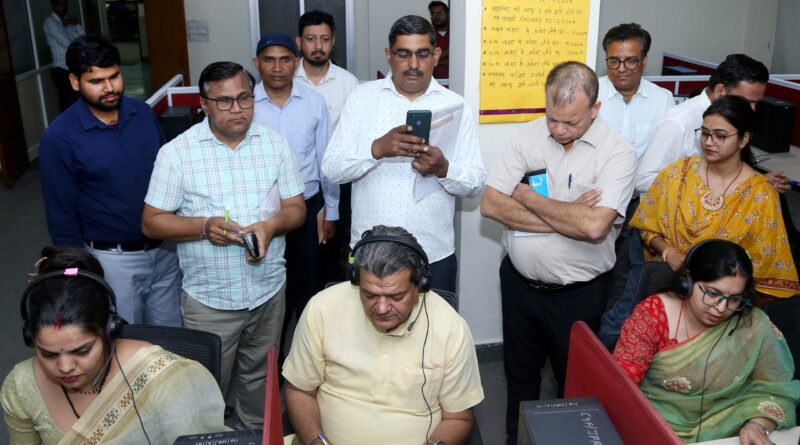 food-minister-inspects-helpline