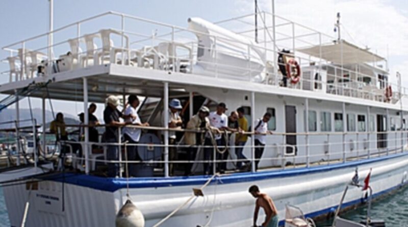 israel-gaza-ships-greece