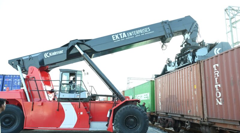 first-export-container-rack