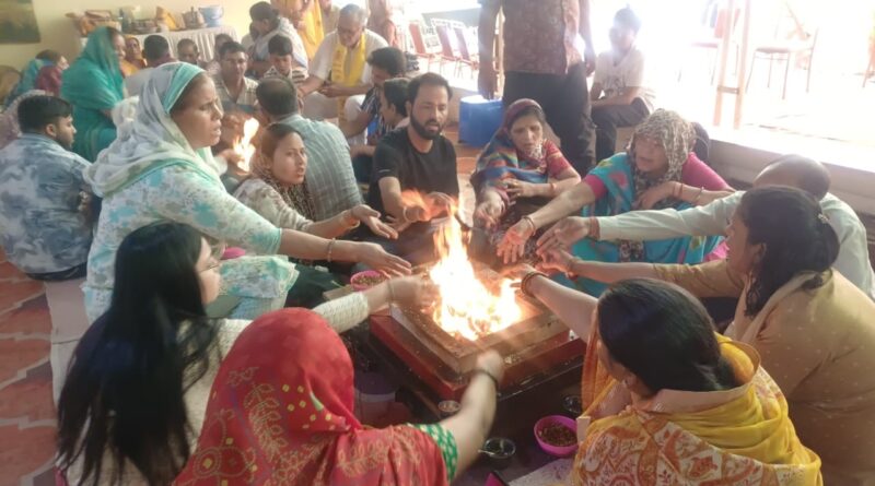 pledge-cow-protection-taken-surbhi-gayatri-yajna