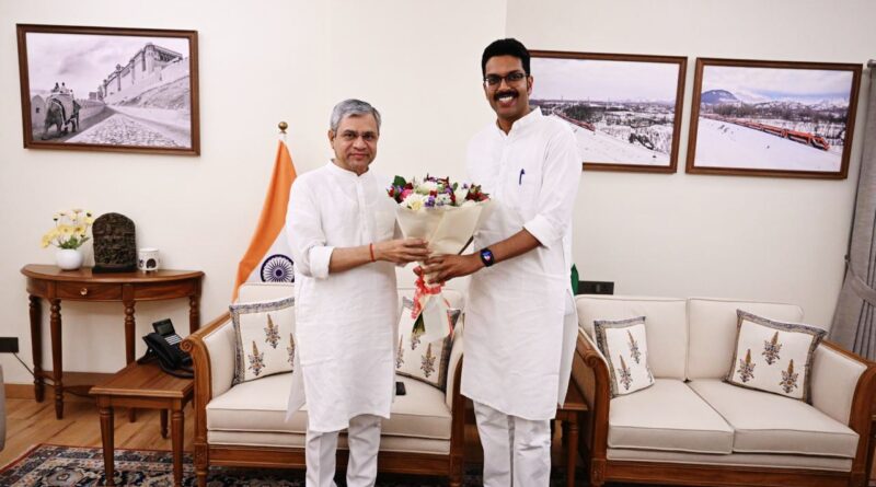 shrikolayat-mla-railway-minister-discussion