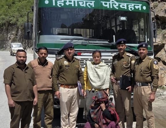 drug-arrest-charas-lady