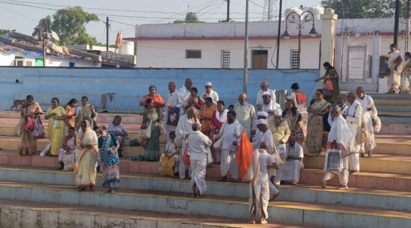 vaishakhi-amavasya-thousands