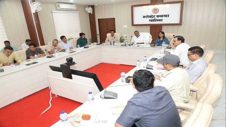 gwalior-review-of-development-works-said-work-prom