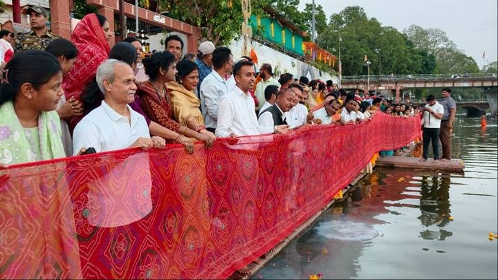 mandla-on-ganga-dussehra-the-city-was-immersed-in-