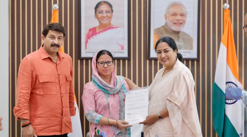 cm-met-harsh-vihar-36-family