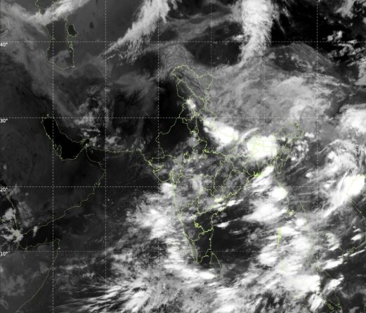 delhi-light-rain-today