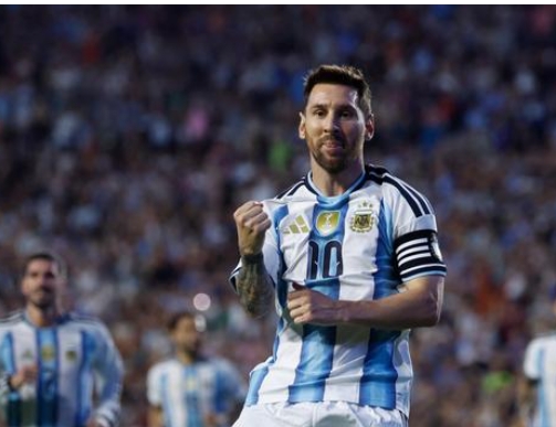 sports-football-messi-penalty-argentina-beats-icel