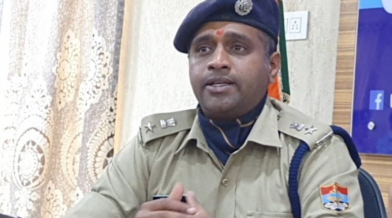 two-police-personnel-arrested