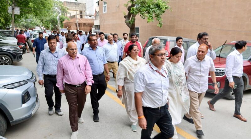 mayor-inspect-keshav-puram-zon