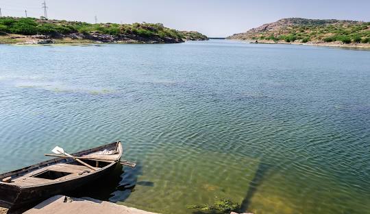 two-neighbor-friends-drown-kaylana-lake