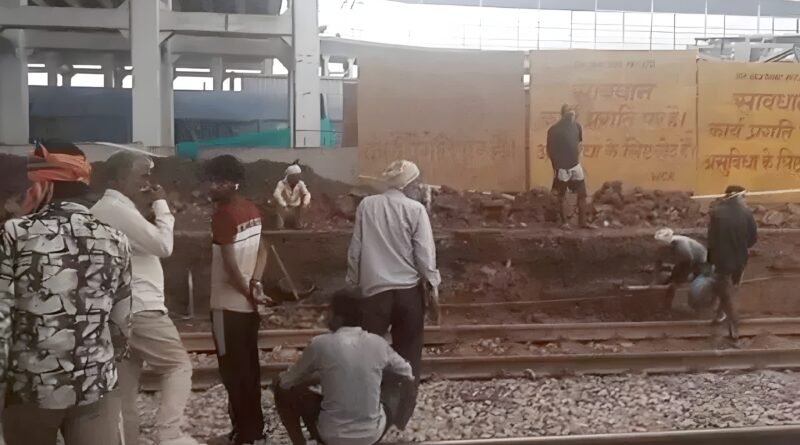 bharatpur-railway-platform-col