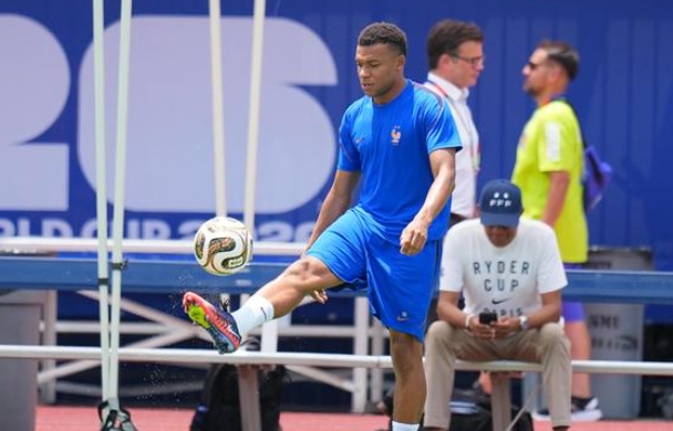 sports-football-fifa-worldcup-mbappe-skips-trainin