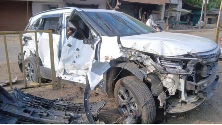 up-truck-colliged-police-car