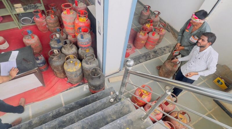 66-cylinders-seized-illegal-gas-refilling