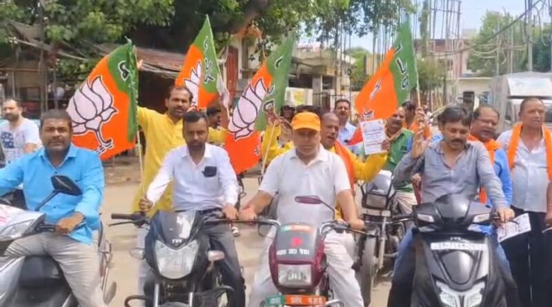 prayagraj-bjp-bike-rally
