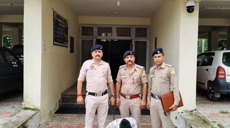 kangra-police-arrested-theft-c
