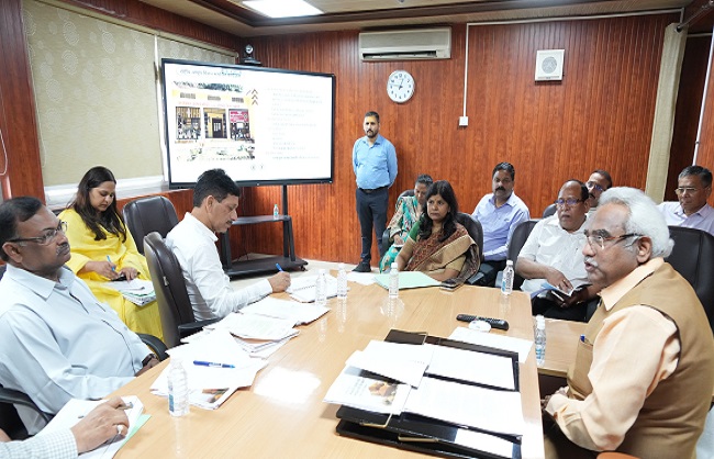 uk-ayush-minister-review