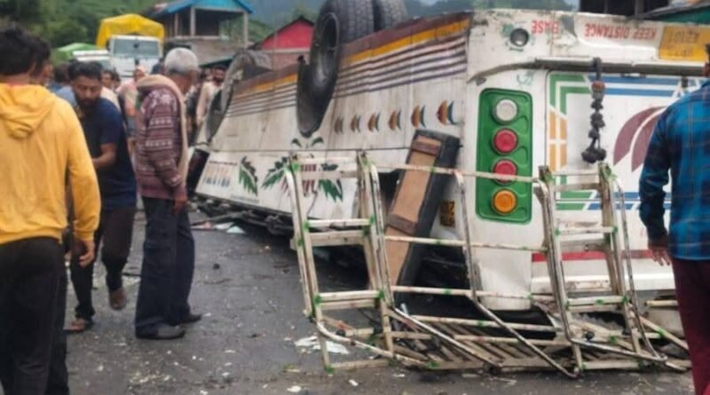 hp-chamba-private-bus-overturns-seven-dead-11-inju