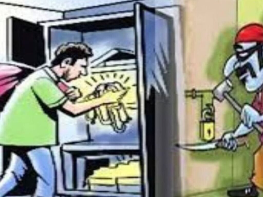 jewellery-and-cash-worth-lakhs