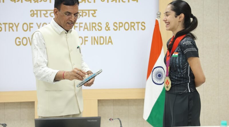 sports-squash-mandaviya-felicitation