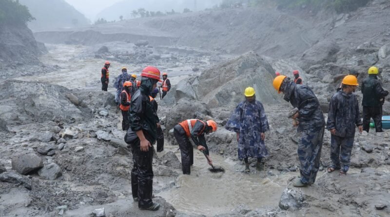 nepal-tibbet-flood-missing