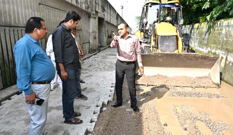 uk-dm-mayur-dixit-inspection