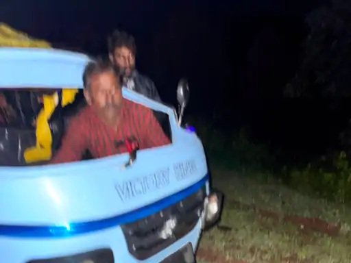 panna-e-rickshaw-and-pickup-truck-collide-laborer-