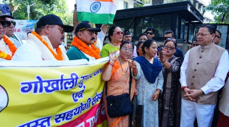 uk-cm-nepal-relief-team-