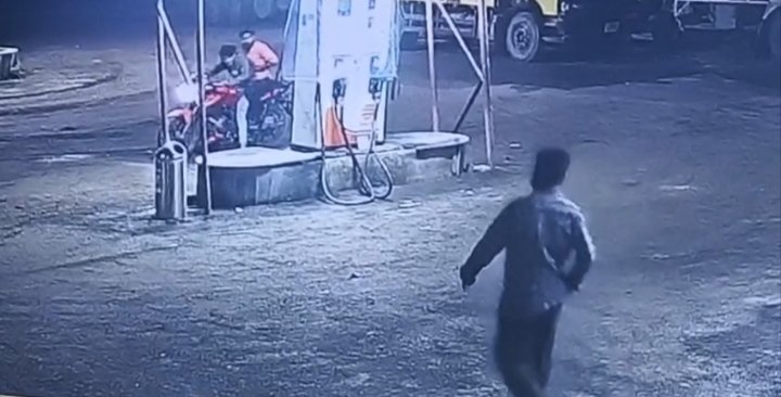 employees-beaten-with-sticks
