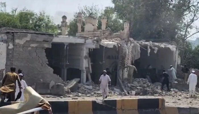 pakistan-blast-mosque