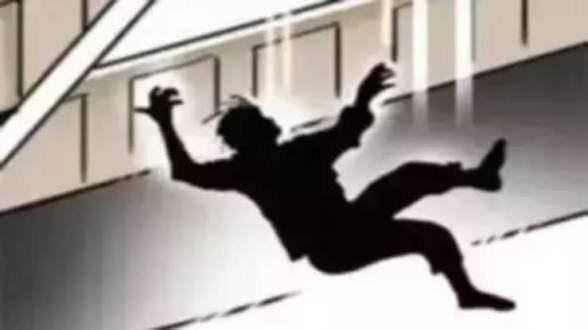 worker-falls-from-fifth-floor-