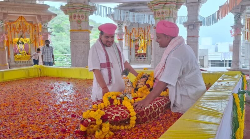 pratap-gaurav-kendra-adorned-with-the-colors-of-cu