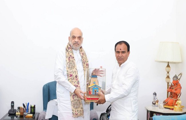 shah-meets-dhan-singh-