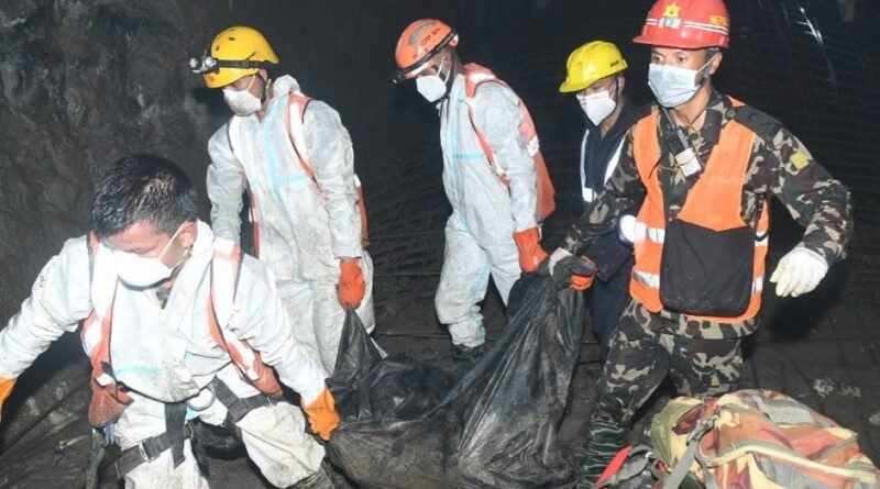 nepal-flood-deadbody-trishuli