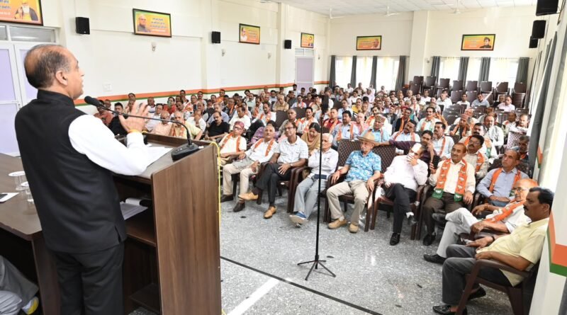 politics-poorav-karmchari-s-ex
