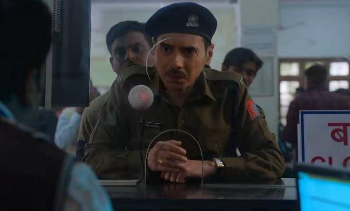 divyenndu-coming-waiting-hai-story-train-ticket-sc