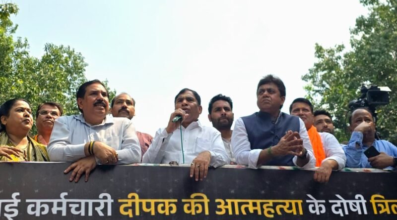 protest-bjp-aap-mcd-delhi-
