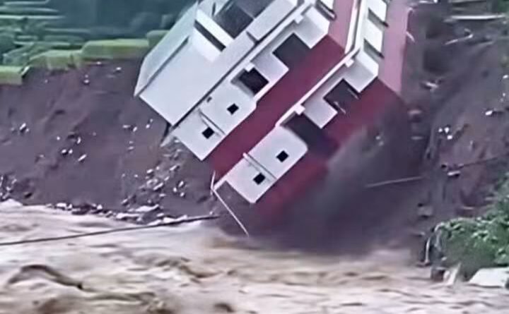 nepal-baglung-landslide-rain-death-missing