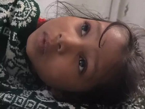 damoh-women-pushed-children-we