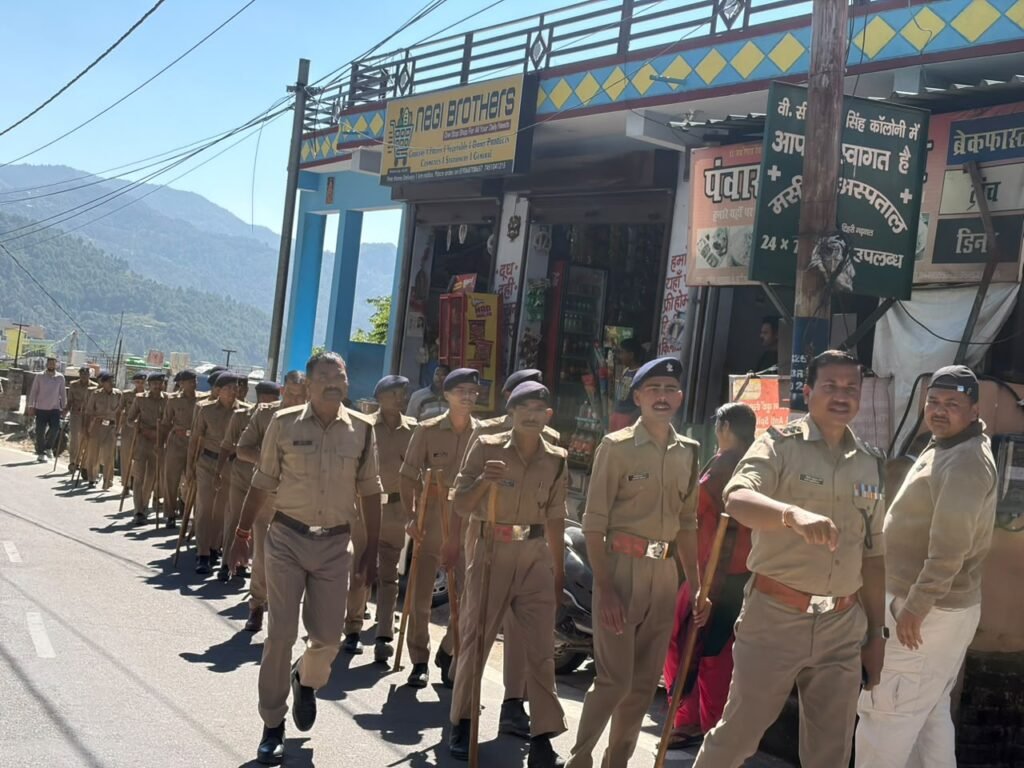 tehri-police-takes-flag-march