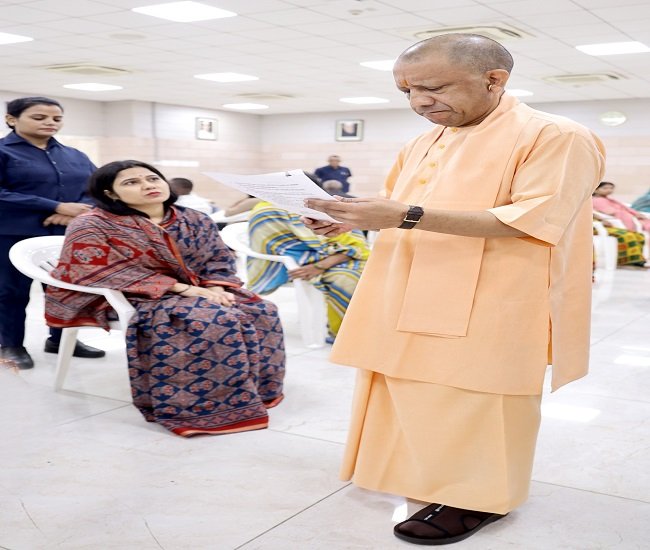 up-cm-yogi-janta-darshan-lko