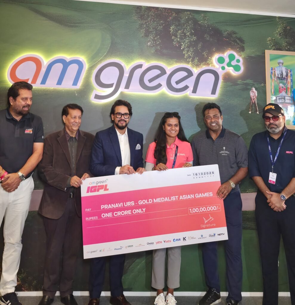 sports-golf-pranavi-receives-1-crore-cheque-thakur