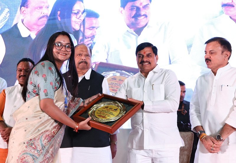 mp-cm-pm-modi-lived-public-life-honors-democracy