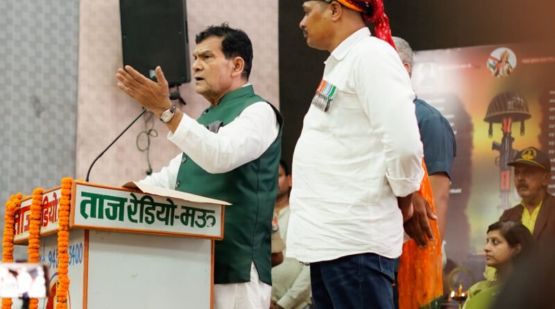mau-ak-sharma-akhilesh-yadav